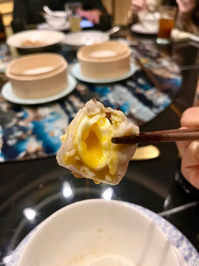 黑豚肉松露鵪鶉蛋燒賣