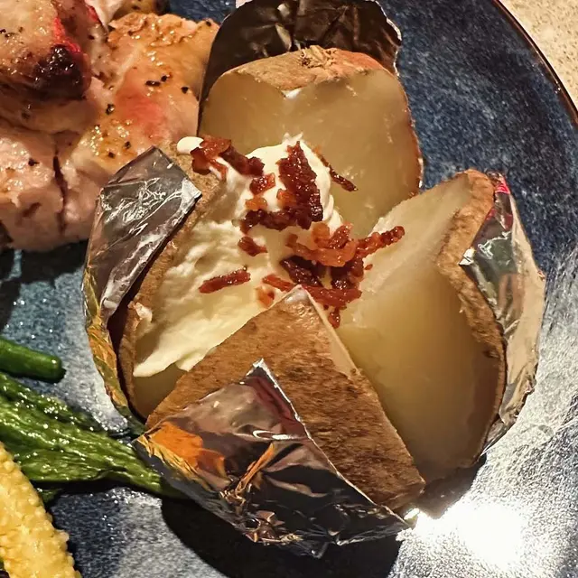 配菜有焗薯、法邊豆、甘筍同玉米芯,整體唔會覺得好 Heavy,食完有啱啱好嘅飽肚感 👌🏻