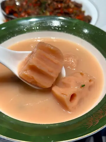 筒子骨炖湖藕