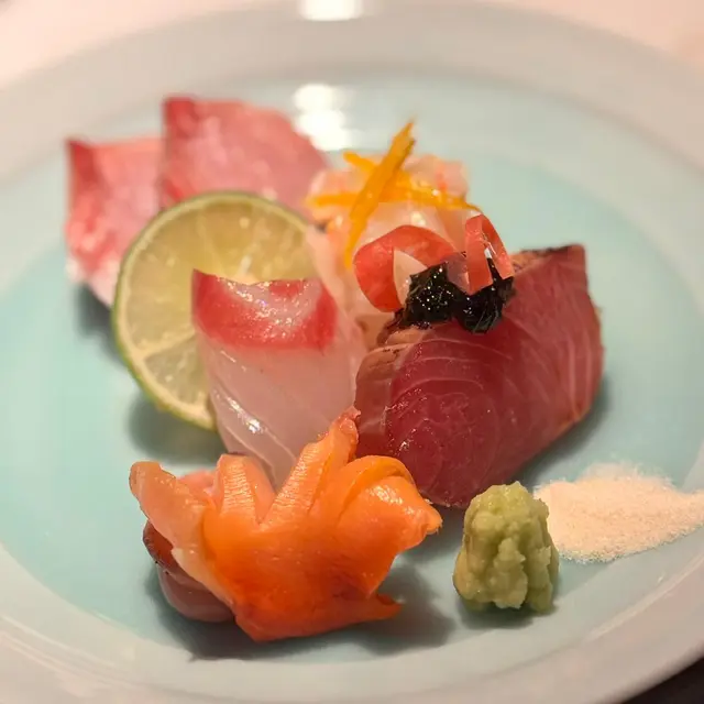 極尚時令刺身 (赤貝,蝦,深海池魚,間白魚,吞拿魚赤身)