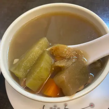青紅蘿蔔湯