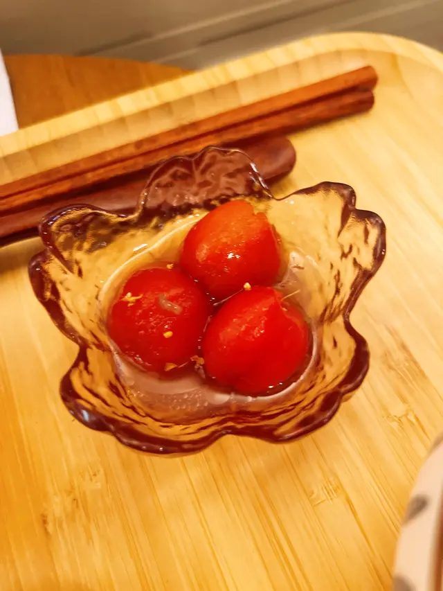 自家調製洛神花椒油漬車厘茄(微麻辣)