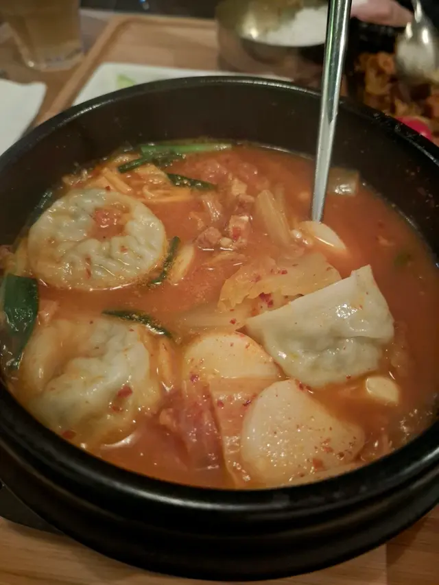 L13韓式年糕餃子鍋
