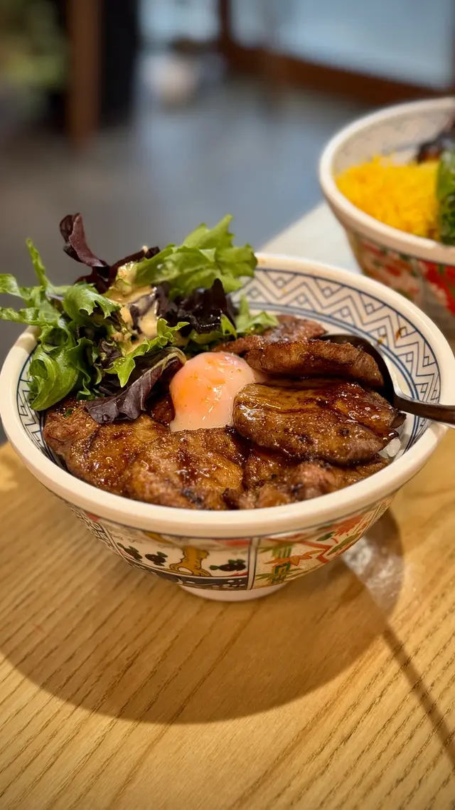 日式牛舌溫泉蛋丼