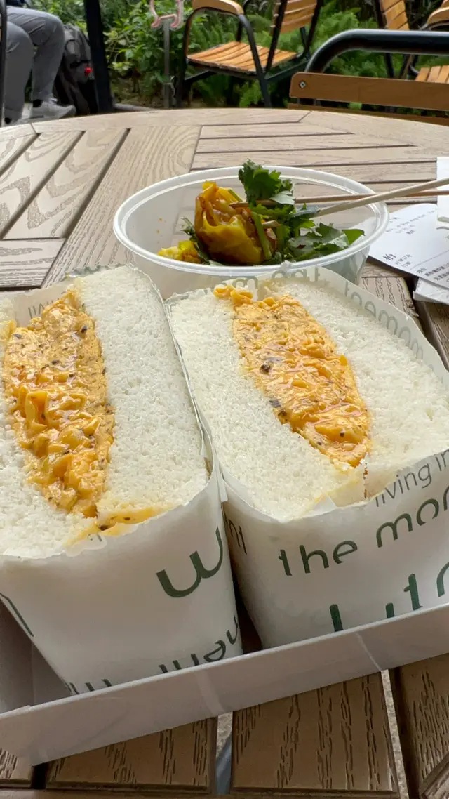 黑松露炒蛋三文治