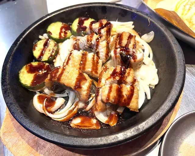 韓式鐵板燒生鰻魚