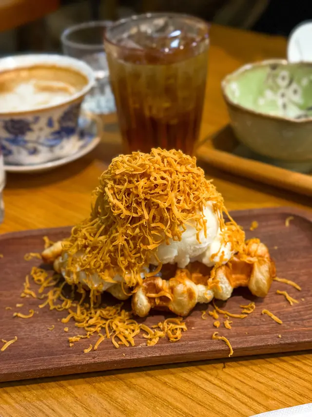焦糖芝士鮮奶麻糬牛角酥窩夫
