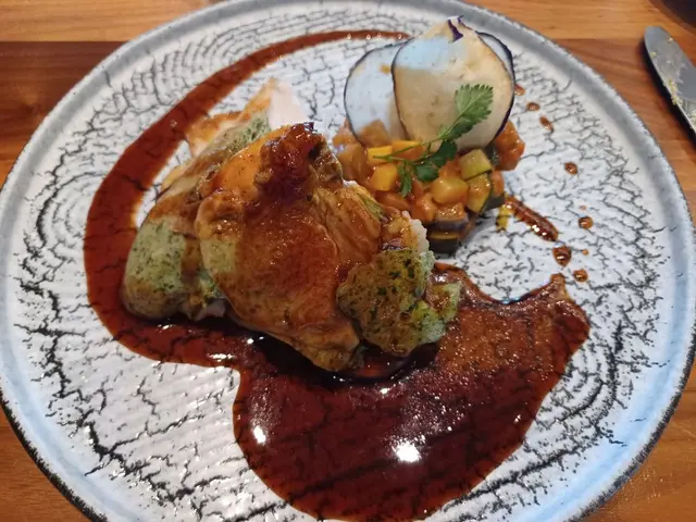 最上等食材走地雞胸肉，配上不平凡法式燉菜，我食到田野間原味。無得頂。