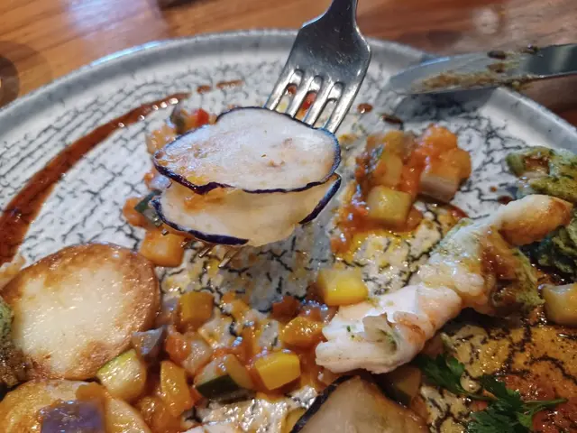 最上等食材走地雞胸肉，配上不平凡法式燉菜，我食到田野間原味。無得頂。