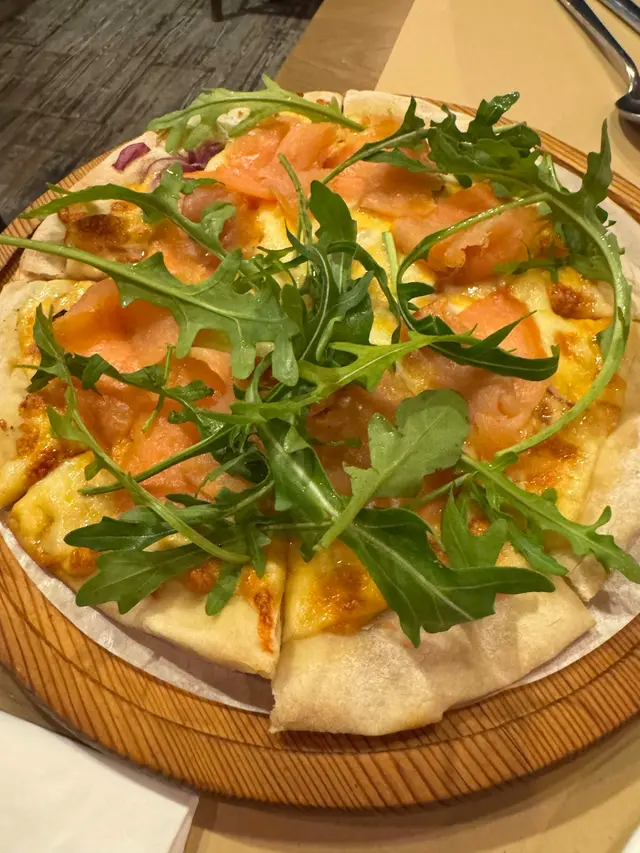 煙三文魚千島醬薄餅