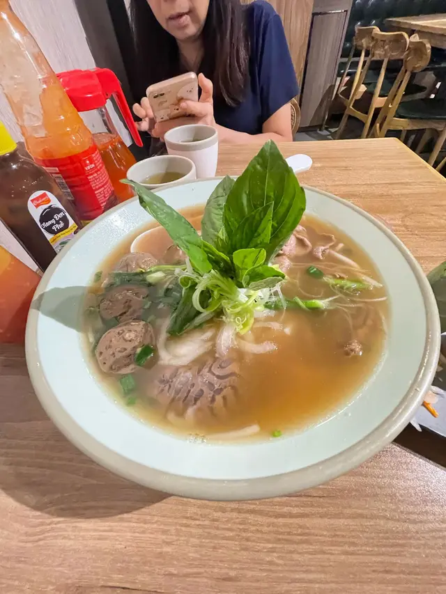 極品牛三寶湯河粉