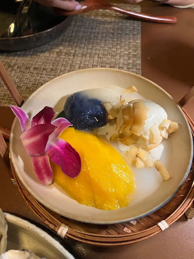 芒果糯米飯 不過不失 👍🏻