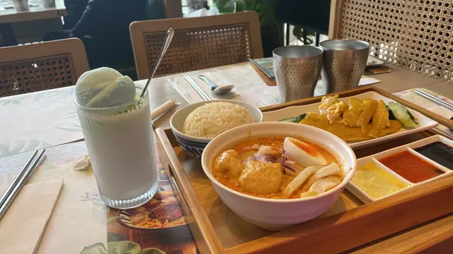 海南雞飯拼喇沙