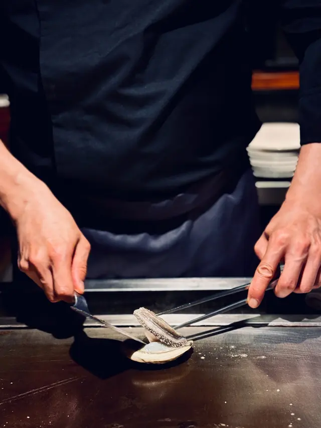 貝·板炙鮑魚配菜花mousse