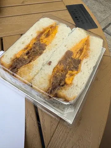 沙爹牛肉炒蛋三文治