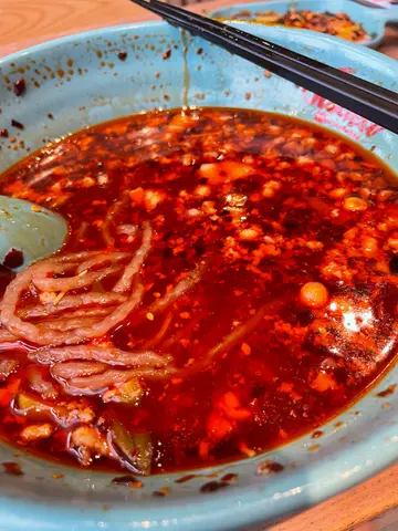 （食得七七八八嘅）酸辣粉  中辣