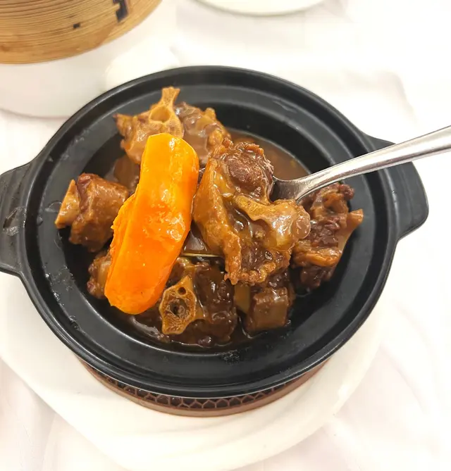 紅酒燴牛尾