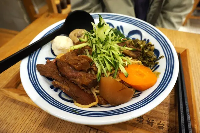 豐盛牛肉乾拌麵