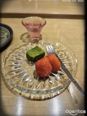 士多啤梨、綠茶蕨餅 - 銅鑼灣的鮨月