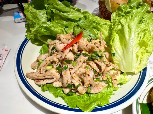 泰式豬頸肉生菜包