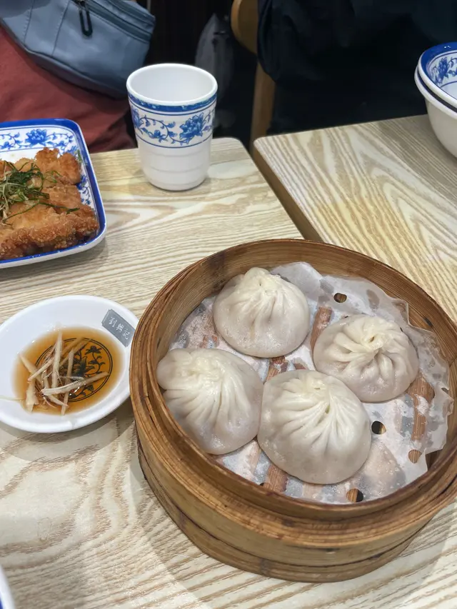 上海小籠包 4隻 $40