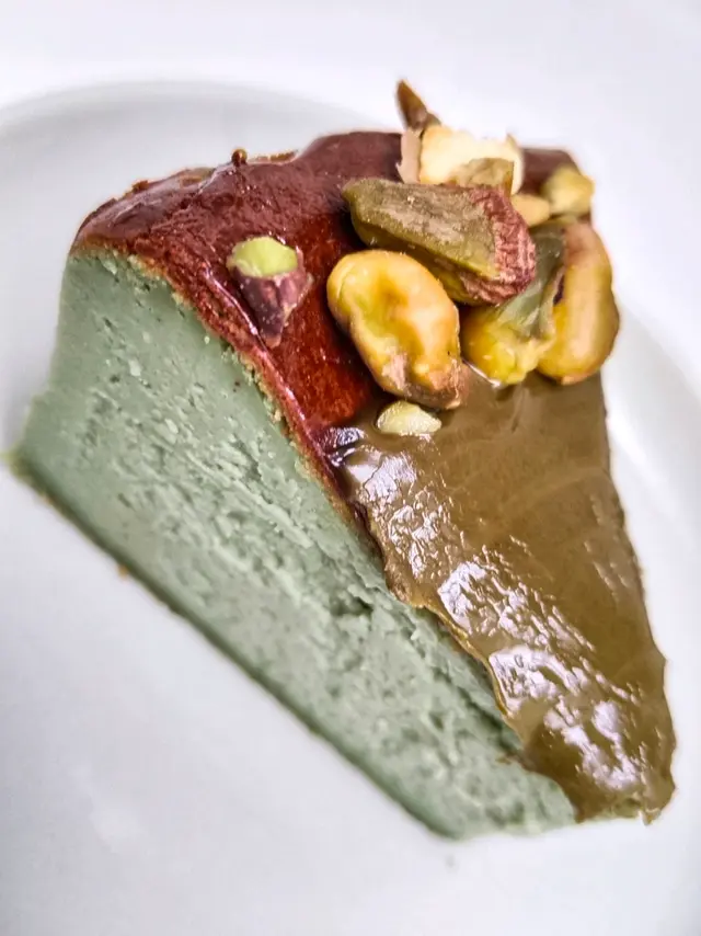 開心果巴斯克芝士蛋糕