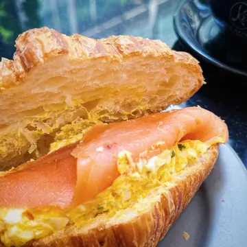 Smoked Salmon & Egg Mayo Croissant