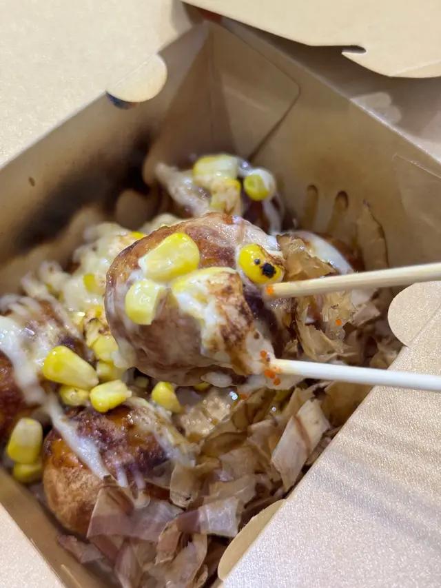 蒜香牛油粟米章魚燒