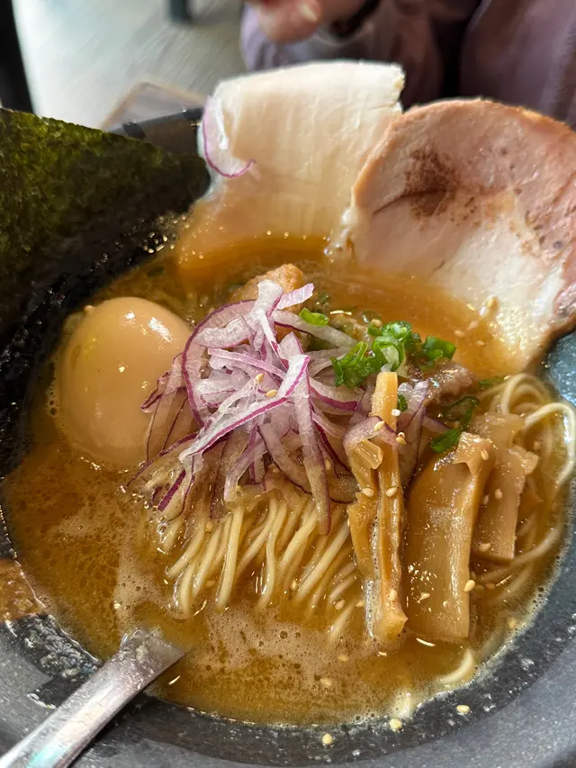 醬油味雞白湯拉麵