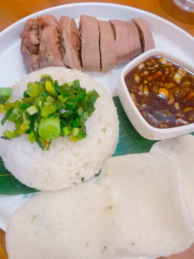 慢煮牛舌飯配泰婆汁