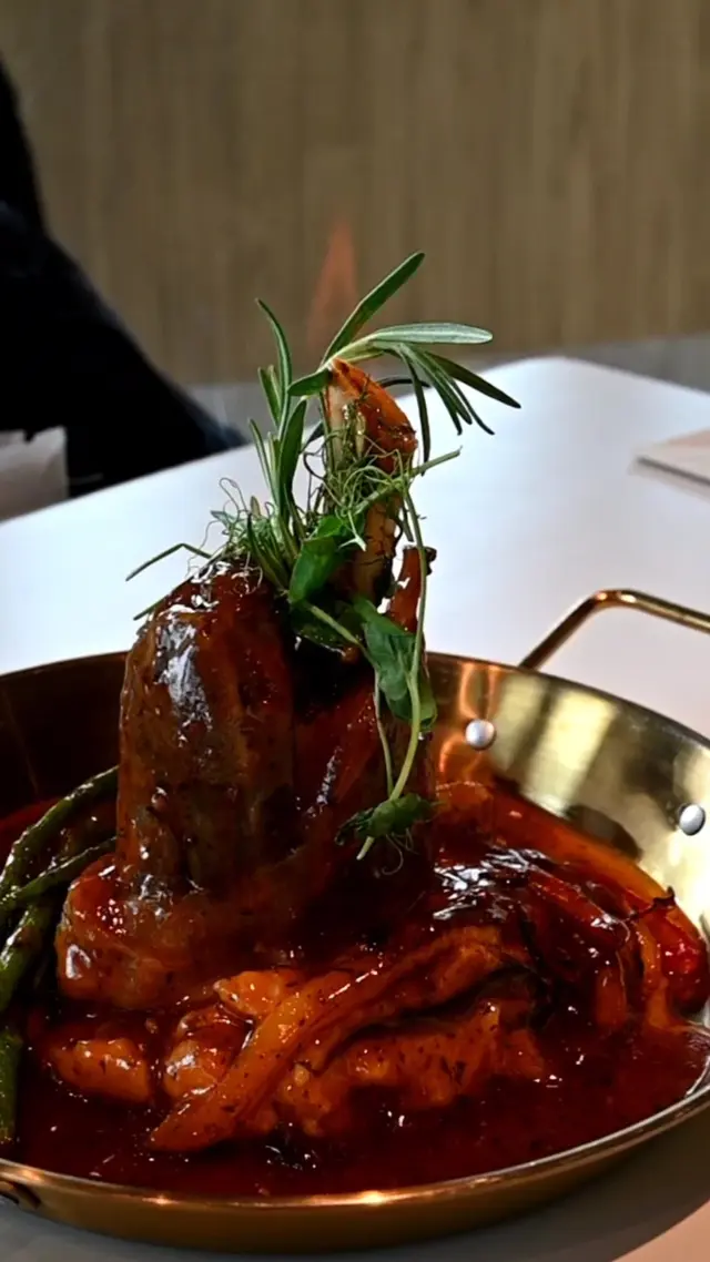 火燒法式露絲瑪莉鐵板羊膝