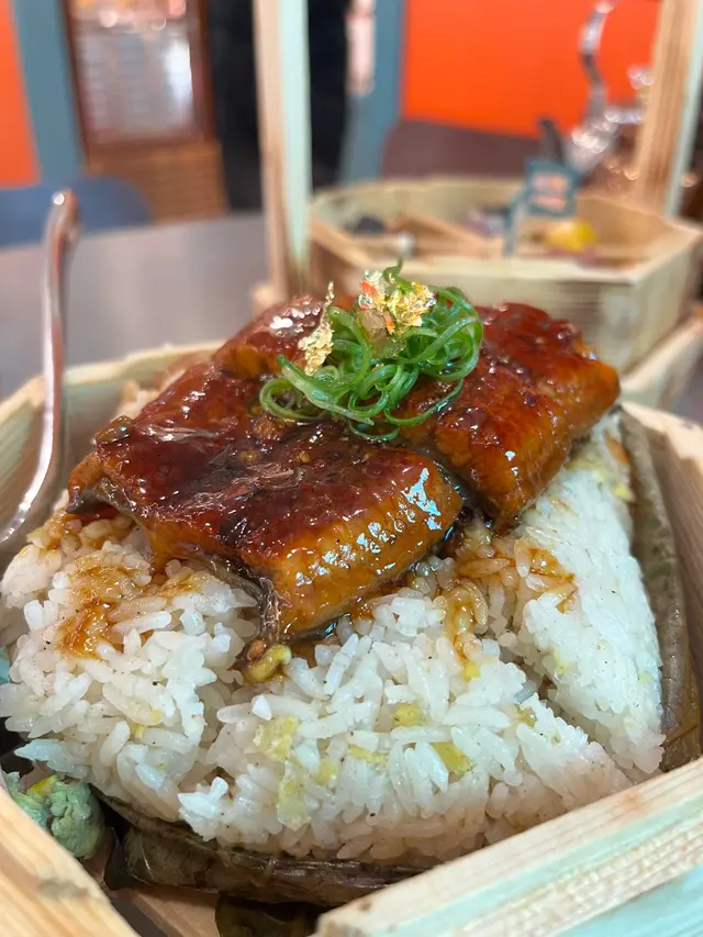 鰻魚荷葉飯