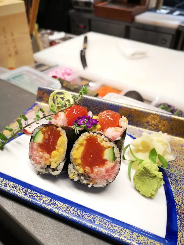 金龍珠海膽吞拿魚蓉卷