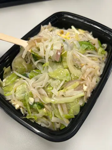 杂菜丝炒河粉