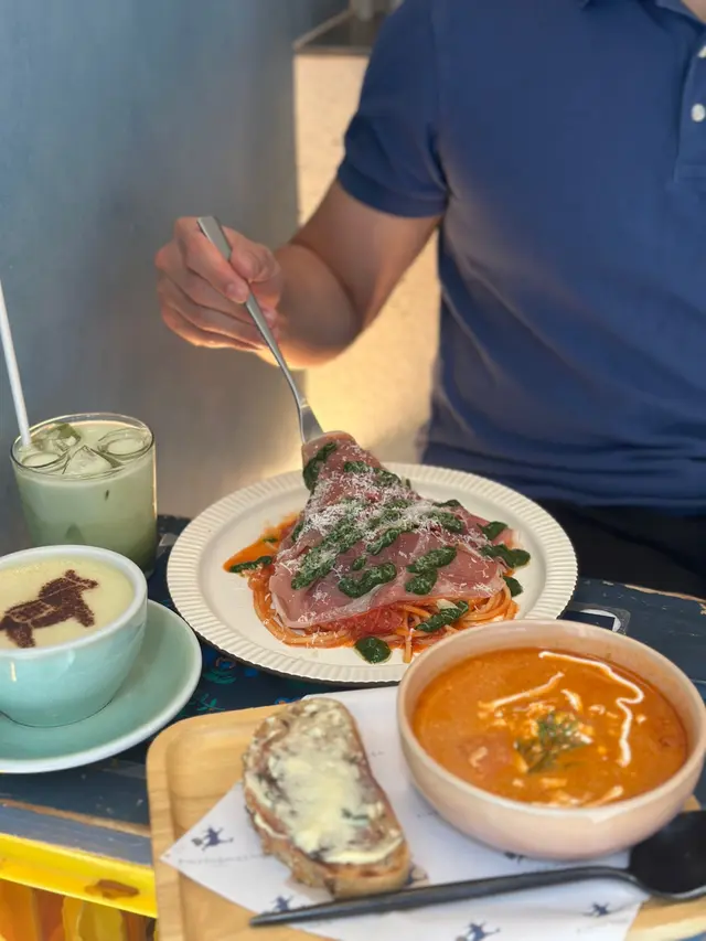 Parma Ham & Sausage Stew in Pesto Sauce Pasta