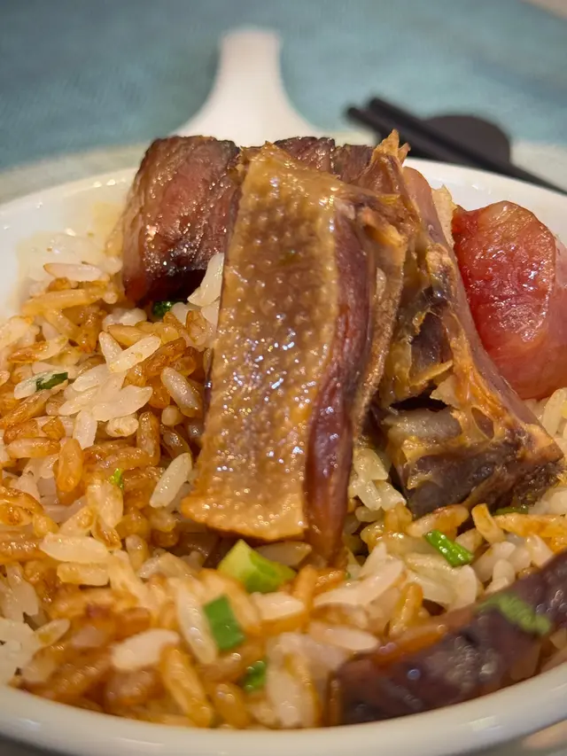 廣式臘味煲仔飯