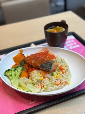 香煎三文鱼椰菜花饭