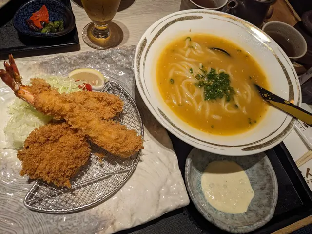 吉列大蝦生蠔豬柳伴濃蝦湯稻庭烏冬 - 溫