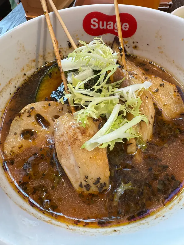 脆皮雞腿肉串湯咖喱