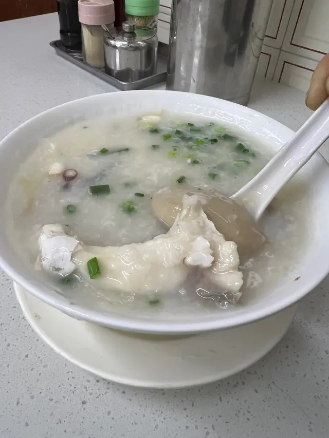 蠔豉豬腰魚腩粥