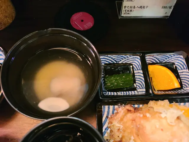 龍蝦麵豉湯,青瓜漬同鮮橙