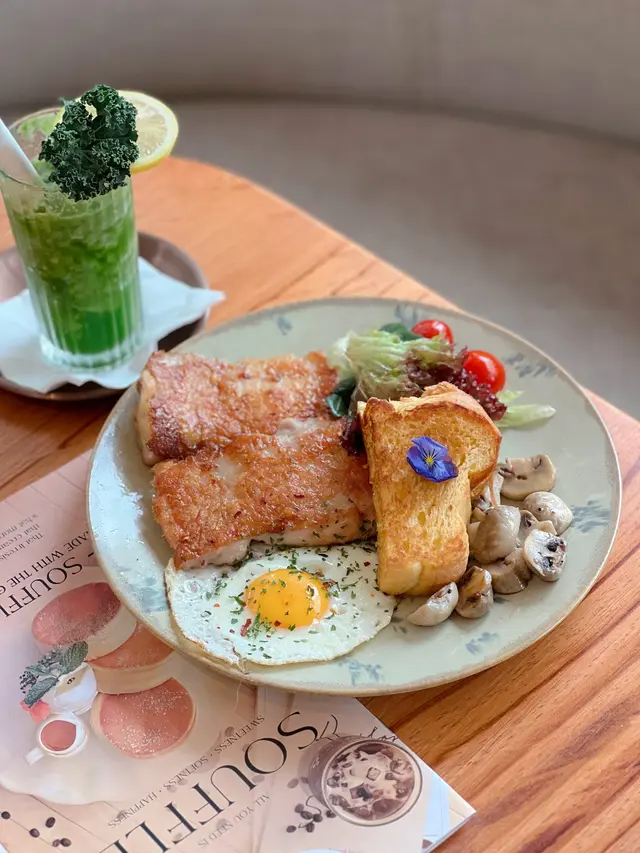 香煎雞扒全日早餐