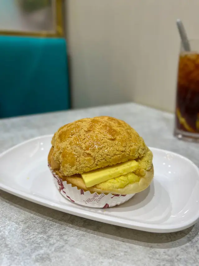 菠蘿油