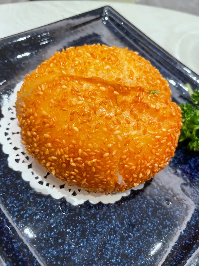 唔係蠶蟲形狀果隻，比較似炸饅頭加少少蘿蔔絲