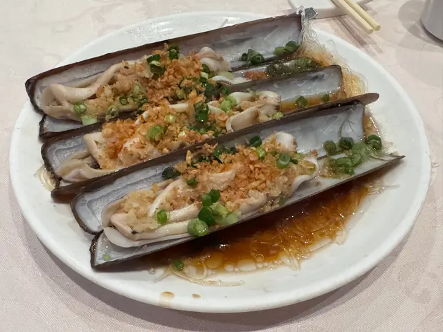 蒜蓉粉絲蒸蟶子