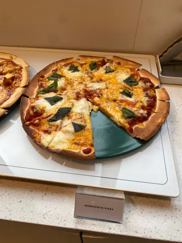 Margherita  pizza  🍕  