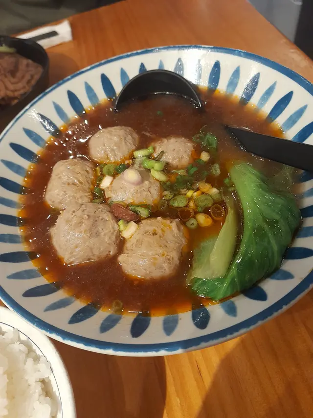 手打牛筋丸湯
