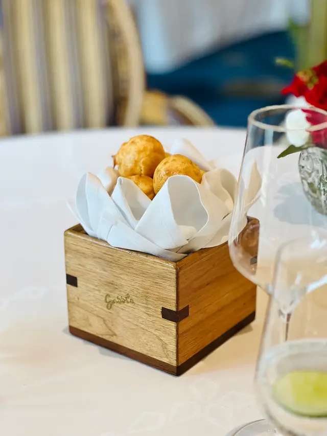 Comté gougères