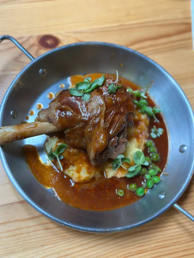 (Braised Lamb Shank)