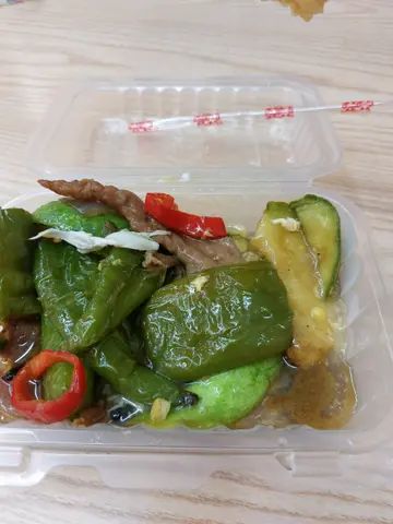 肉片翠玉瓜 太多青椒